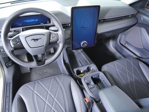 Certified 2025 Ford Mustang Mach-E Select w/ Comfort Package Lite AWD/4WD image 3