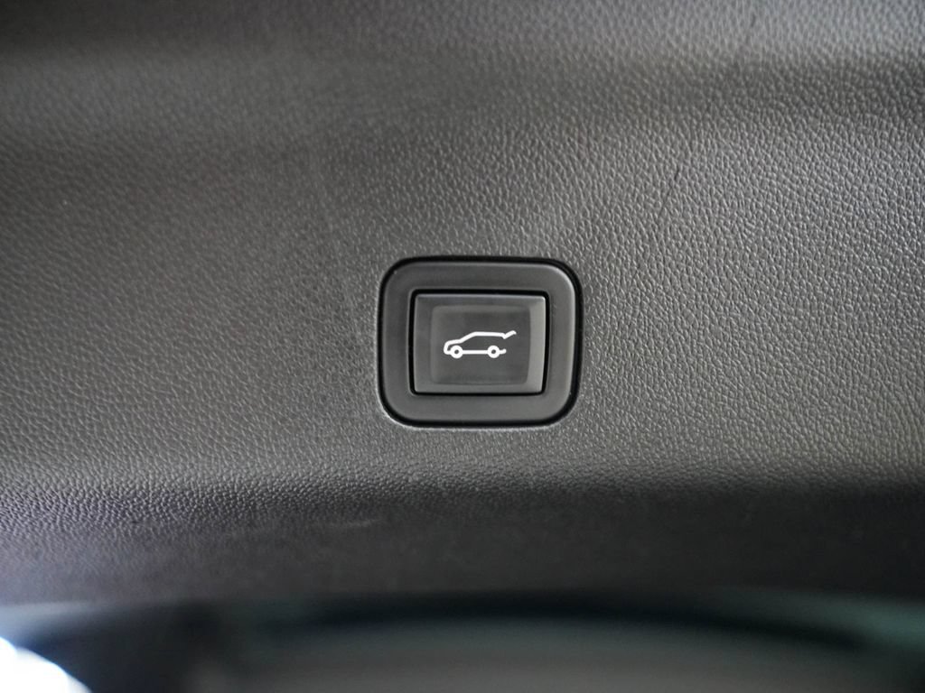 Used 2023 GMC Yukon AT4 AWD/4WD image 46
