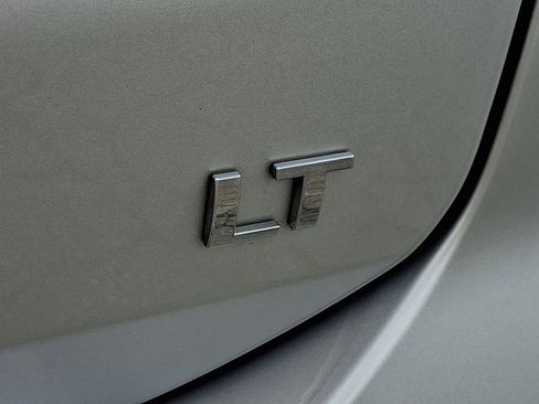 Used 2020 Chevrolet Equinox LT FWD image 32