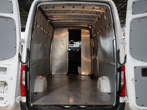 Used 2023 Mercedes-Benz Sprinter 2500 image 18