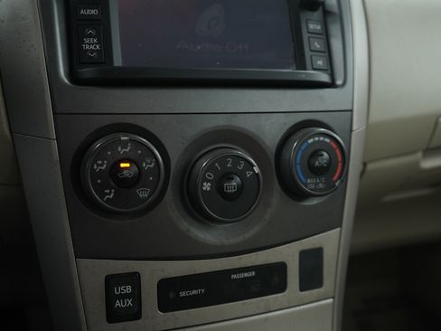 Used 2013 Toyota Corolla LE Special Edition image 20