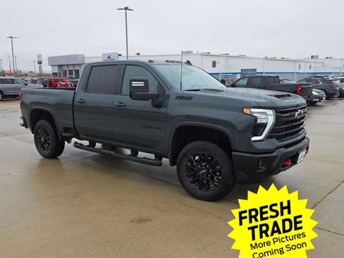 Used 2025 Chevrolet Silverado 2500 LT w/ Trail Boss Package image 8