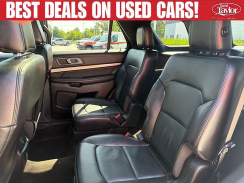 Used 2018 Ford Explorer XLT w/ Equipment Group 202A FWD image 22