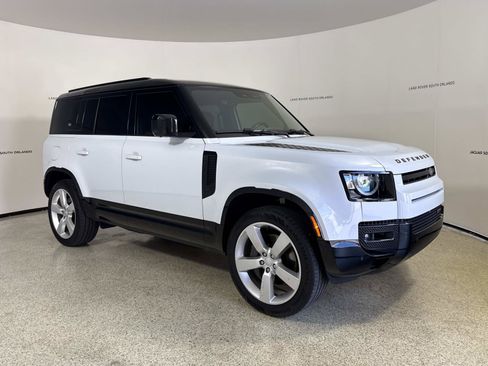 Used 2023 Land Rover Defender 110 X-Dynamic SE AWD/4WD image 7