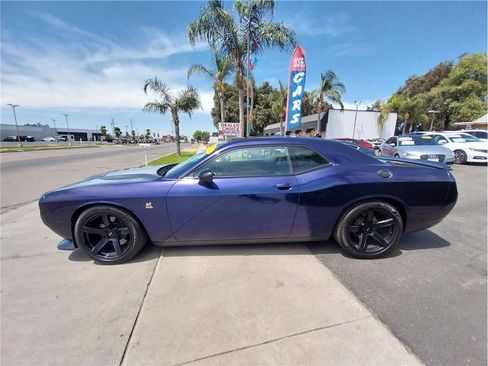 Used 2016 Dodge Challenger R/T Scat Pack w/ Leather Interior Group RWD image 9