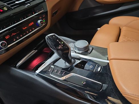 Used 2023 BMW 530i w/ Premium Package RWD image 26