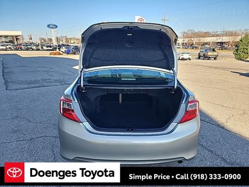Used 2014 Toyota Camry LE image 16