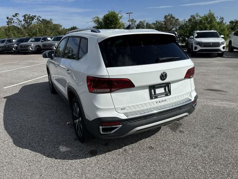 Used 2024 Volkswagen Taos SE FWD image 12