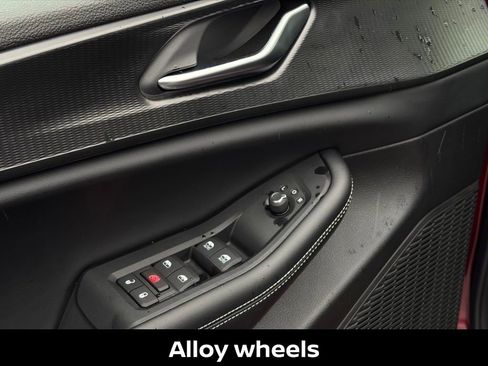 Used 2025 Jeep Grand Cherokee Laredo X image 14