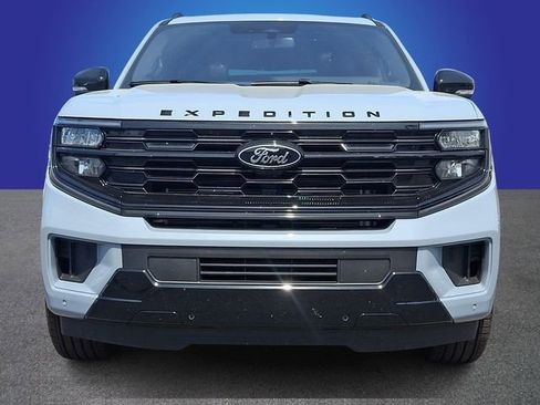 Used 2025 Ford Expedition Platinum w/ Stealth Appearance Package image 2