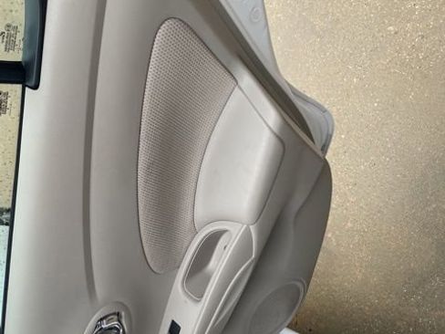 Used 2012 Nissan Versa SL image 16