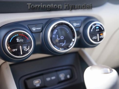 New 2025 Hyundai Venue Limited image 25