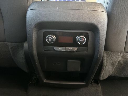 Used 2024 Chevrolet Traverse LT AWD/4WD image 34