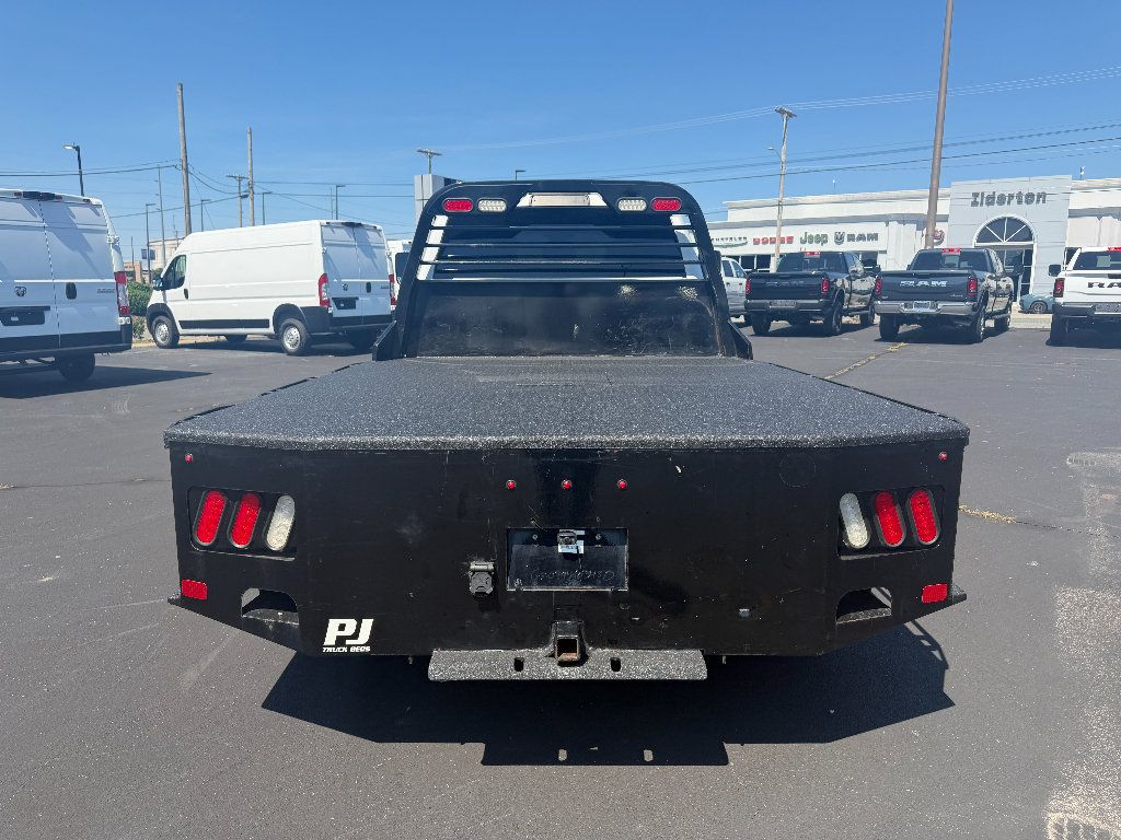 Used 2022 RAM 3500 Tradesman w/ Chrome Appearance Group RWD image 8