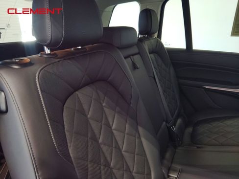 Used 2023 BMW X7 xDrive40i w/ Premium Package image 40