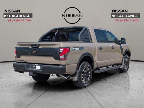 Used 2021 Nissan Titan PRO-4X w/ Pro-4x Convenience Package image 5