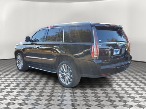 Used 2020 Cadillac Escalade Luxury image 4