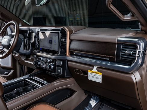 Used 2026 Ford F450 King Ranch w/ Chrome Package image 17