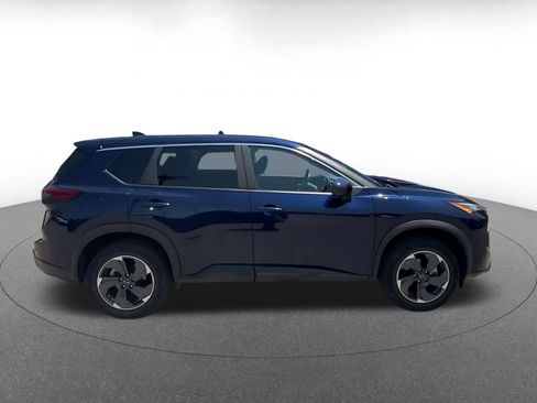 Used 2026 Nissan Rogue SV FWD image 15