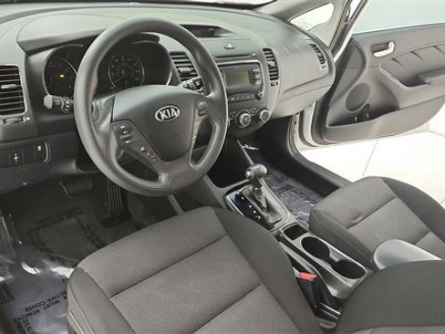 Used 2017 Kia Forte LX image 17