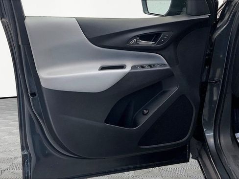 Used 2021 Chevrolet Equinox LT FWD image 23