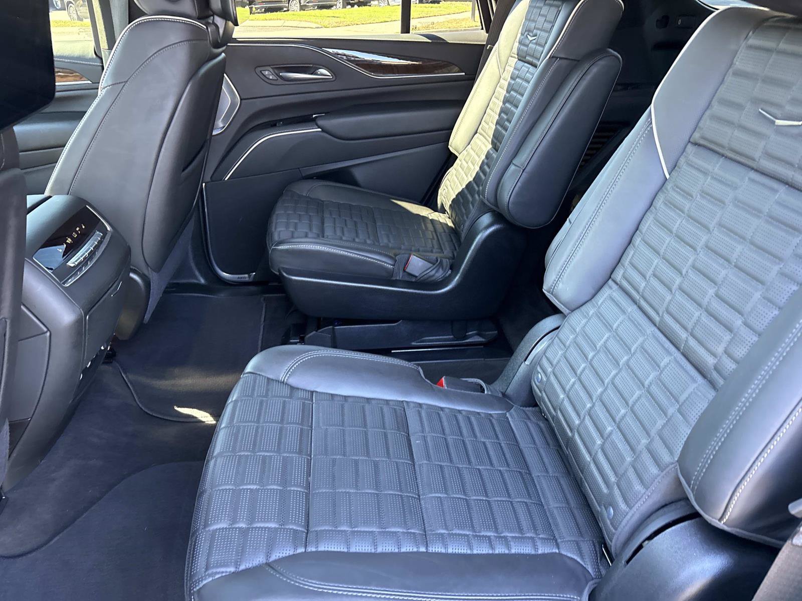Used 2024 Cadillac Escalade Sport Platinum AWD/4WD image 32