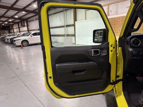 Used 2023 Jeep Wrangler Unlimited Sahara image 24