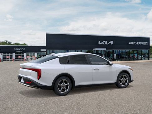 New 2026 Kia K4 LXS image 6