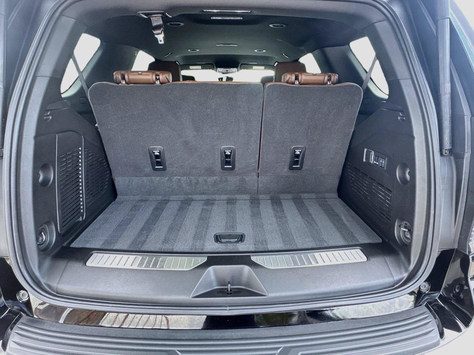 Used 2025 Chevrolet Tahoe High Country AWD/4WD image 30