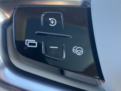 New 2025 Volvo EX90 Plus w/ Protection Package Premier image 15