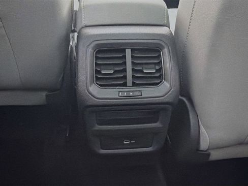 Certified 2023 Volkswagen Taos SE w/ Panoramic Sunroof Package image 26