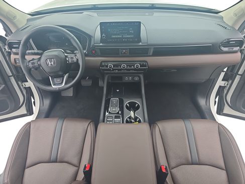 Used 2025 Honda Pilot Elite image 9