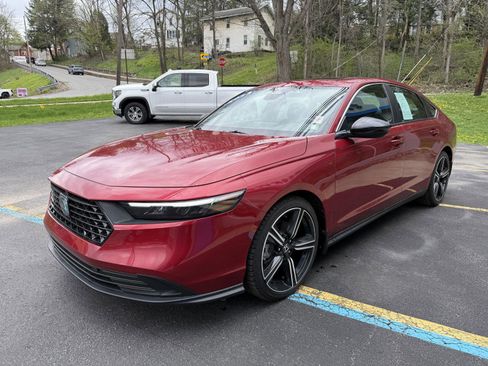 Used 2023 Honda Accord Sport image 4