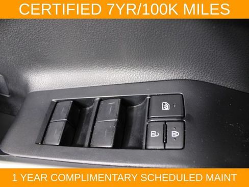 Used 2023 Toyota Highlander XLE AWD/4WD image 18