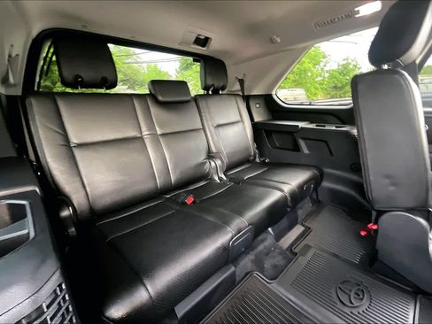 Used 2024 Toyota Sequoia SR5 w/ TRD Off-Road Package AWD/4WD image 35