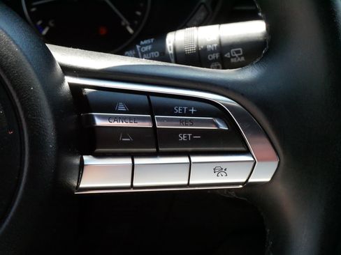 Used 2019 MAZDA MAZDA3 Hatchback FWD image 26