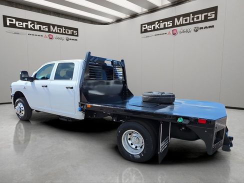 New 2026 RAM 3500 Tradesman w/ Chrome Appearance Group AWD/4WD image 4