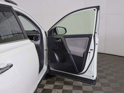 Used 2018 Toyota RAV4 Limited image 21