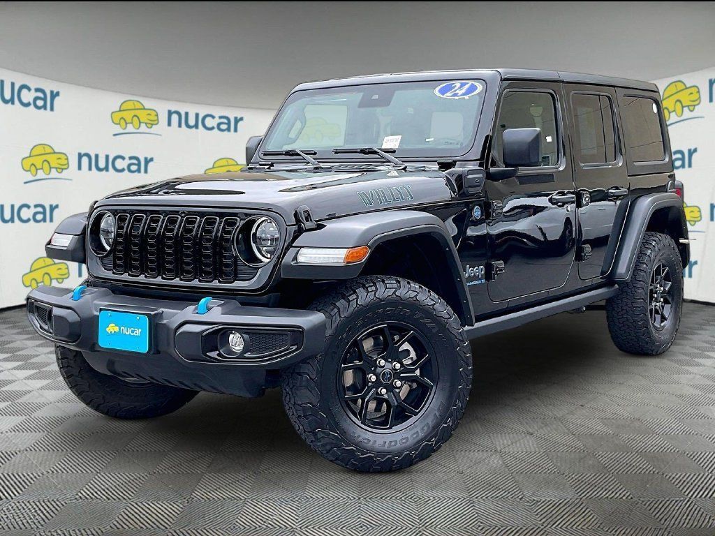Used 2024 Jeep Wrangler Unlimited AWD/4WD image 3