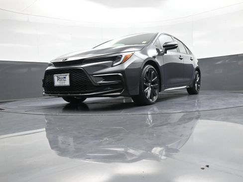 Certified 2025 Toyota Corolla SE FWD image 25