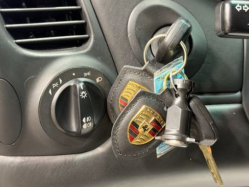 Used 2005 Porsche 911 Turbo image 29