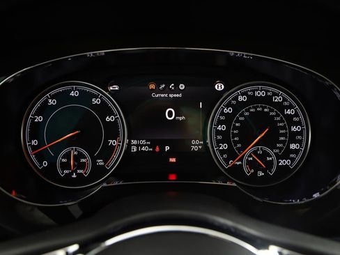 Used 2019 Bentley Bentayga image 27