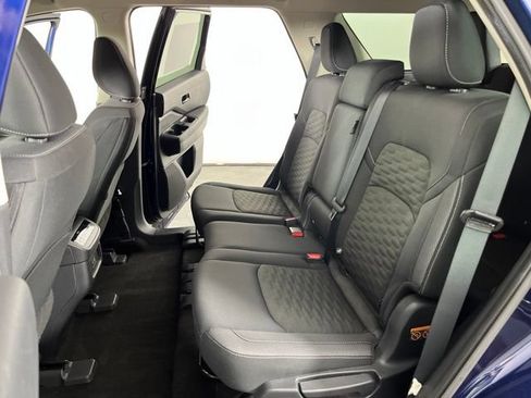 Used 2025 Nissan Pathfinder SV FWD image 43