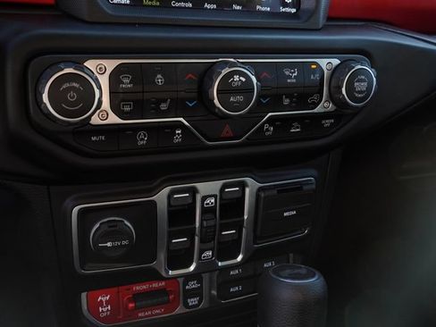 Used 2021 Jeep Wrangler Unlimited Rubicon AWD/4WD image 23