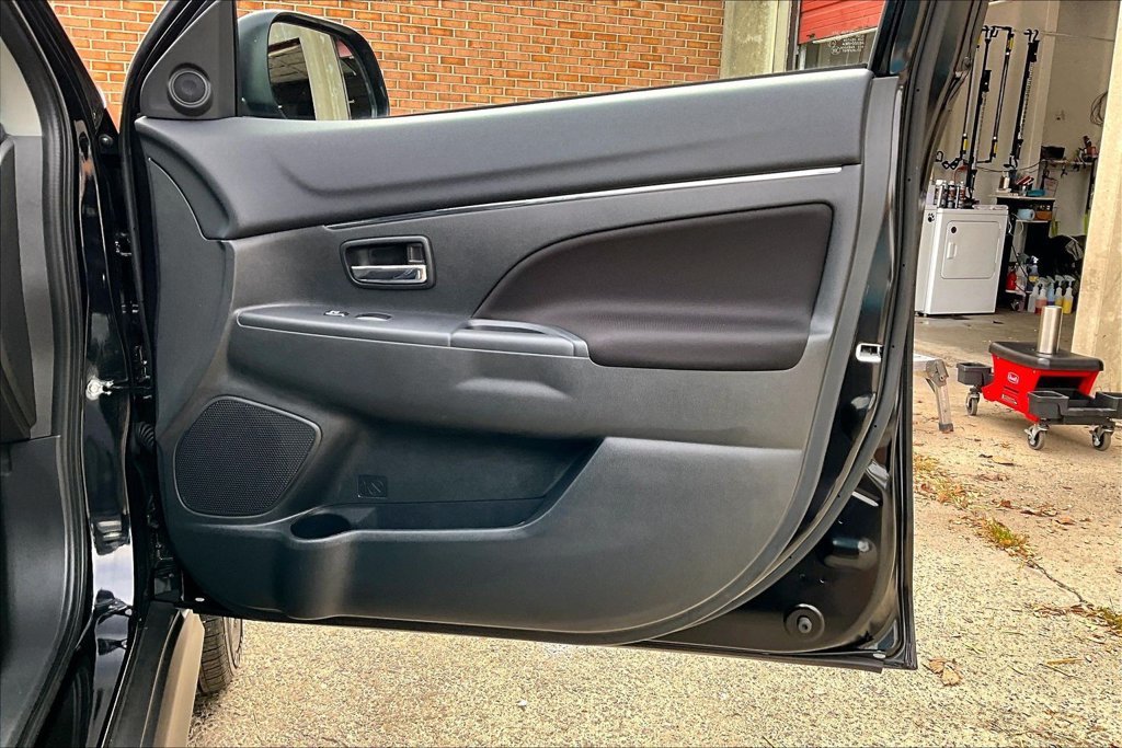 Used 2025 Mitsubishi Outlander Sport ES AWD/4WD image 23