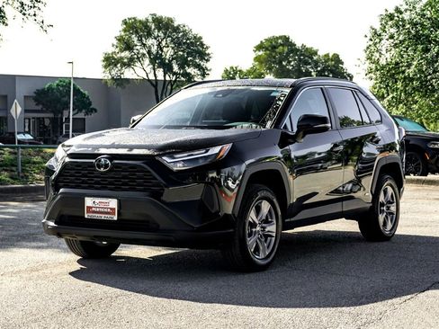 Used 2025 Toyota RAV4 XLE image 9