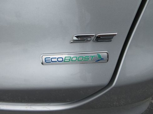 Used 2016 Ford Fusion SE w/ Equipment Group 201A image 10