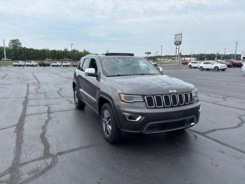 Used 2017 Jeep Grand Cherokee Limited w/ Luxury Group II AWD/4WD image 5