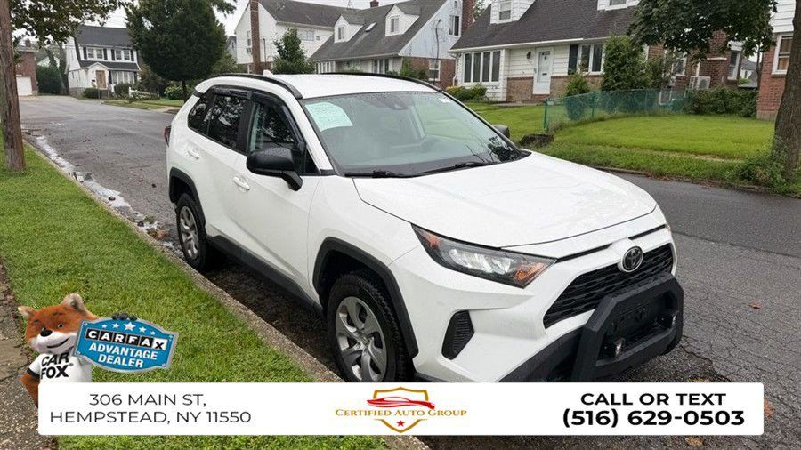 Used 2020 Toyota RAV4 LE AWD/4WD image 4