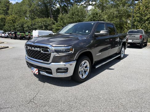 Used 2025 RAM 1500 Big Horn AWD/4WD image 3